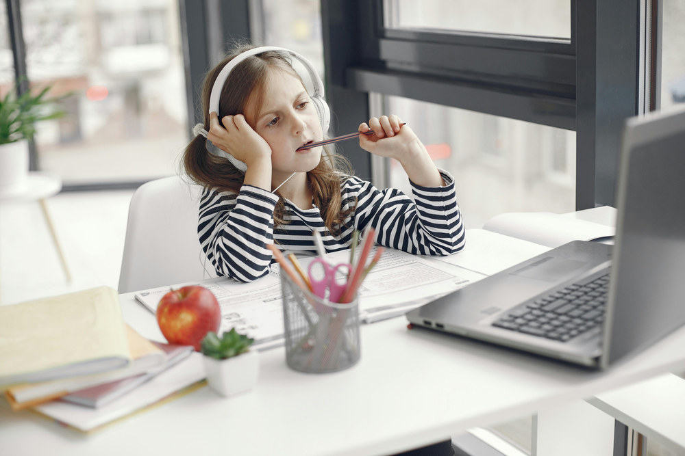 Driving Global Educational Standards: The Rise of Cognitive Franchising in the Modern Economy